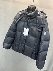 Fortok Moncler black padded hooded coat with a flap pocket  - 3