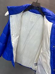 Fortok Moncler blue padded hooded coat with a flap pocket - 5
