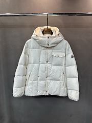 Fortok Moncler Karakorum hooded down jacket in white - 1