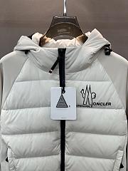 Fortok Moncler Grenoble logo-print padded jacket White - 5