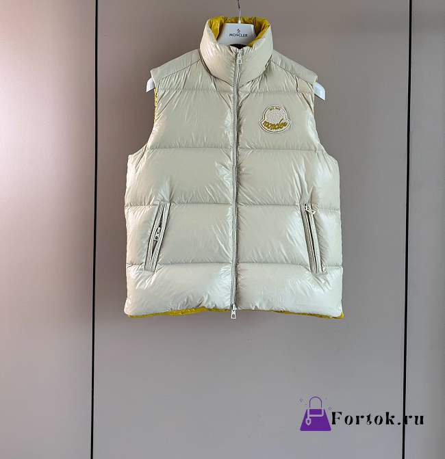 Fortok Moncler Lipsi down gilet in white - 1