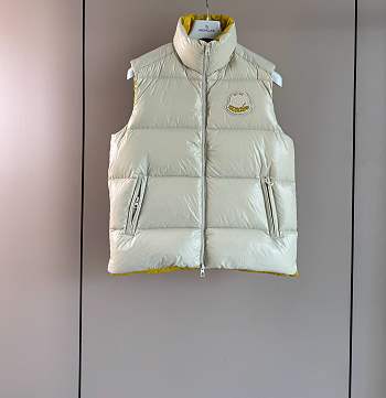 Fortok Moncler Lipsi down gilet in white
