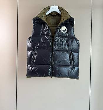 Fortok Moncler Lipsi down gilet in Black