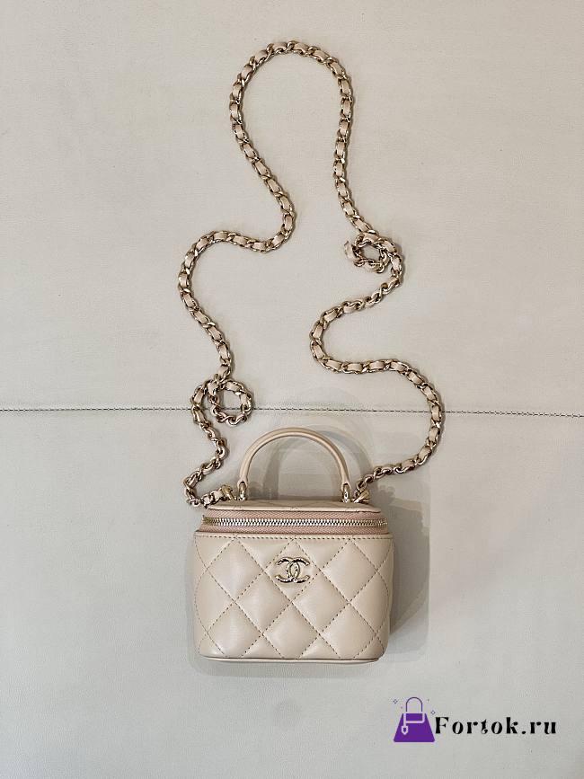 Fortok Chanel Vanity Case Bag With Chain in Beige Mini Bag 10×7×9cm - 1