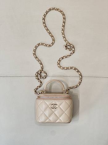 Fortok Chanel Vanity Case Bag With Chain in Beige Mini Bag 10×7×9cm