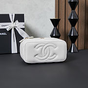 Fortok Chanel 24B Vanity Case White With Top Handle 17x10x8cm - 4