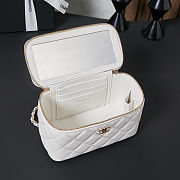Fortok Chanel 24B Vanity Case White With Top Handle 17x10x8cm - 5
