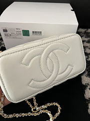 Fortok Chanel Vanity Case Bag With Heart Chain in White 17x10x8cm - 3