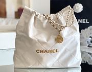 Fortok Chanel 22 bag in White Gold hardware 39 x 42 x 8cm  - 1