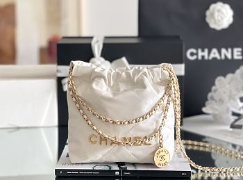 Fortok Chanel 22 bag in White Gold hardware 20 x 18.5 x 6cm 