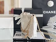 Fortok Chanel 22 bag in White Gold hardware 20 x 18.5 x 6cm  - 5