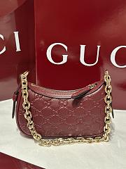 Fortok Gucci GG Emblem mini shoulder bag in red leather 19 x 12 x 4 cm - 1