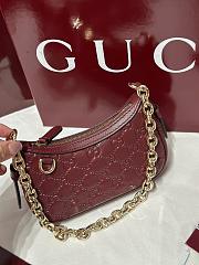 Fortok Gucci GG Emblem mini shoulder bag in red leather 19 x 12 x 4 cm - 5