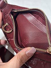 Fortok Gucci GG Emblem mini shoulder bag in red leather 19 x 12 x 4 cm - 2