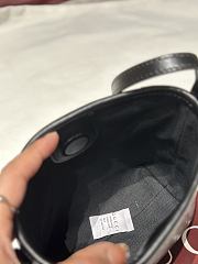 Fortok Gucci GG Emblem debossed leather tote bag in black 15x18x8cm - 4