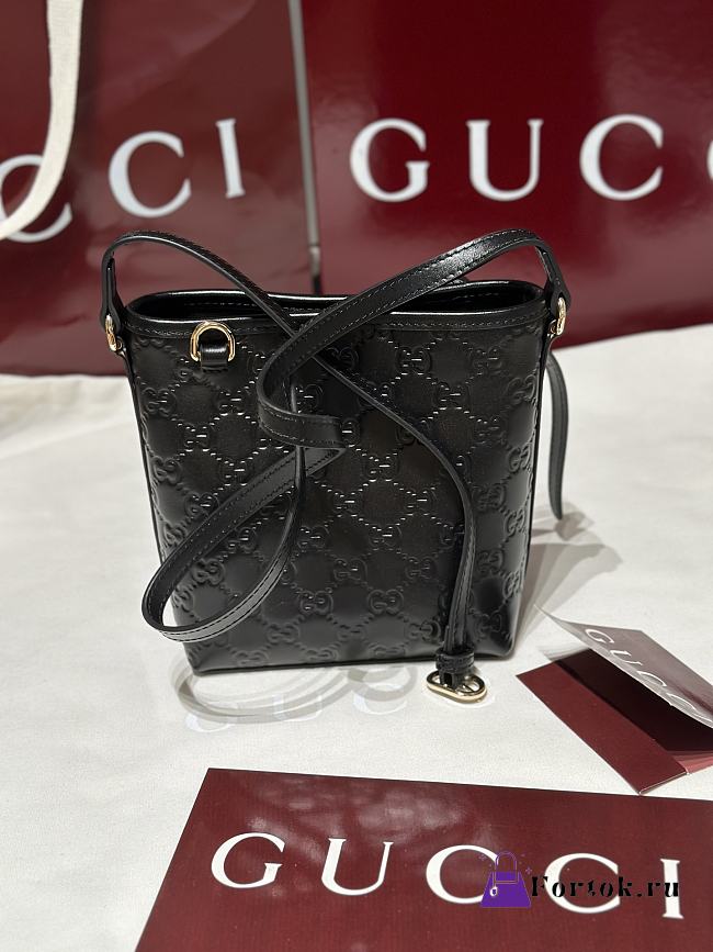 Fortok Gucci GG Emblem debossed leather tote bag in black 15x18x8cm - 1