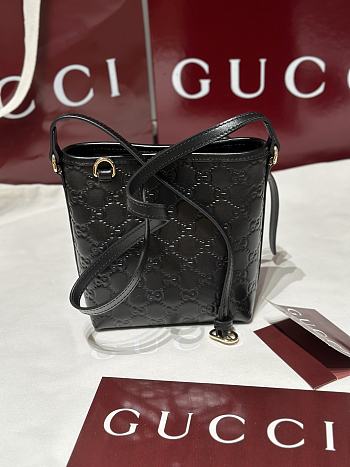 Fortok Gucci GG Emblem debossed leather tote bag in black 15x18x8cm
