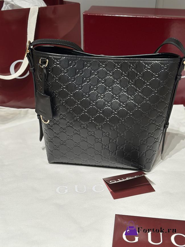 Fortok Gucci GG Emblem debossed leather tote bag in black 24x26x10cm - 1