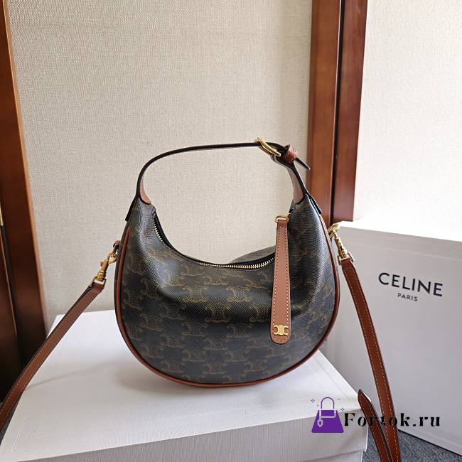 Fortok Celine Lulu bag in Triomphe canvas and calfskin Black 21x24x5cm - 1