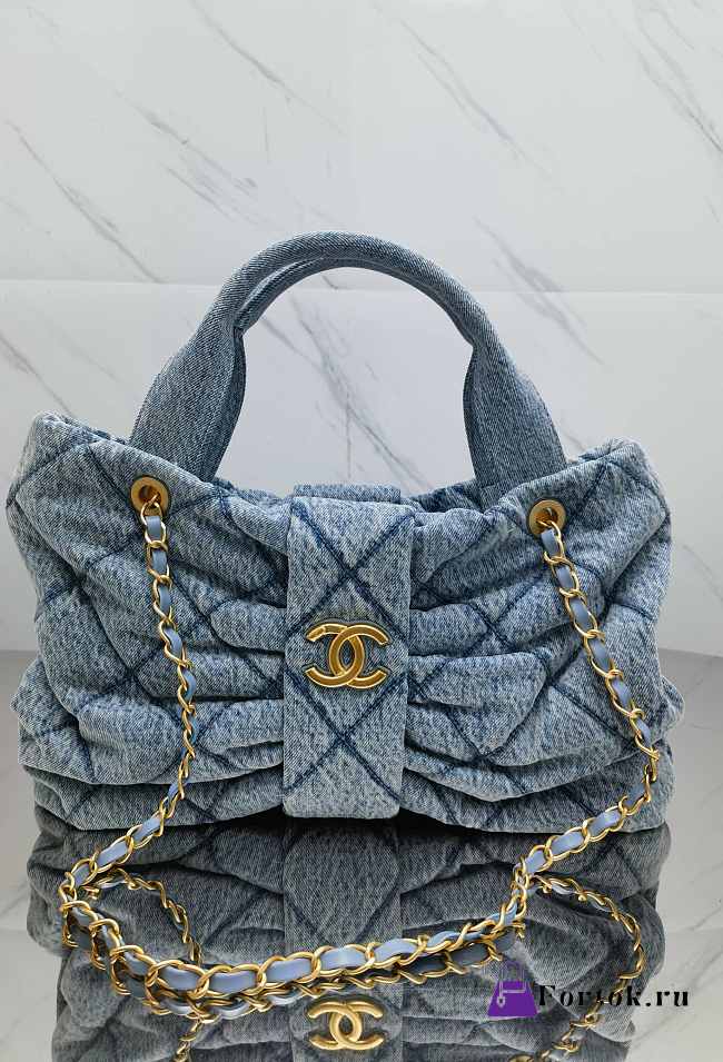 Fortok Chanel Maxi Bow Bag Washed Denim & Gold-Tone Metal Blue 29*38*5cm  - 1