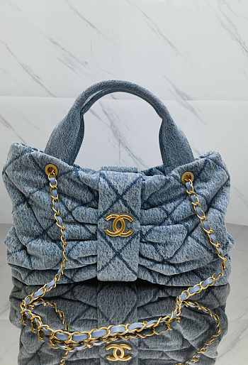 Fortok Chanel Maxi Bow Bag Washed Denim & Gold-Tone Metal Blue 29*38*5cm 