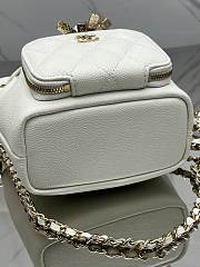 Fortok Chanel Clutch With Chain Caviar White 12.5-19-7.5cm - 5