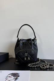 Fortok Chanel Clutch With Chain Caviar Black 12.5-19-7.5cm - 1