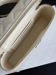 Fortok Chanel Vanity Case With Chain White Caviar 19.5×17×5cm - 2