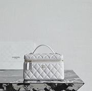 Fortok Chanel Vanity Case With Gold Chain White Caviar 19.5×17×5cm - 4
