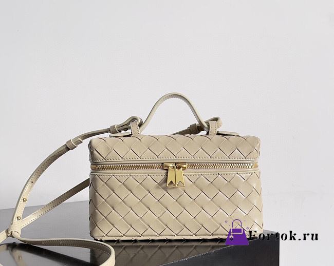 Fortok Bottega Veneta Bang Bang Intrecciato Vanity Bag in Beige 22*12.5*5cm - 1