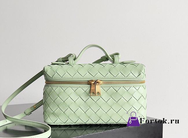 Fortok Bottega Veneta Bang Bang Intrecciato Vanity Bag in Baby Green 22*12.5*5cm   - 1