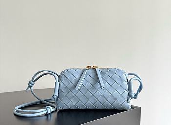 Fortok Bottega Veneta Concert Pouch Light Blue 18.5*11.5*8.5cm 