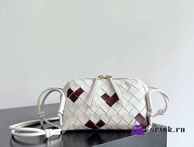 Fortok Bottega Veneta Concert Pouch White With Red Heart 18.5*11.5*8.5cm  - 1