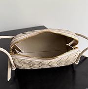 Fortok Bottega Veneta Concert Pouch Cream Beige 18.5*11.5*8.5cm  - 2