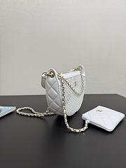 Fortok Chanel Round Clutch with Chain in white mesh and White lambskin leather 15 x 22 x 6cm - 5