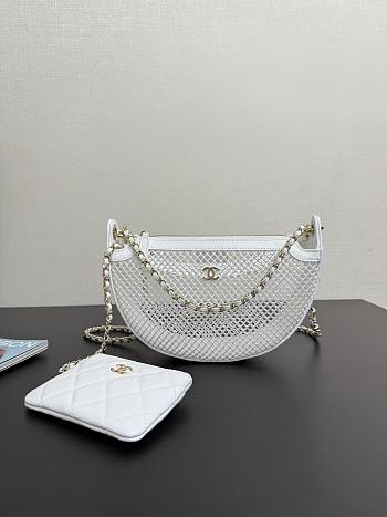 Fortok Chanel Round Clutch with Chain in white mesh and White lambskin leather 15 x 22 x 6cm