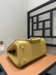 Fortok Loewe Madrid bag in calfskin Yellow 33 x 12 x 24 cm - 6
