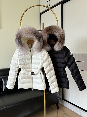 Fortok Moncler puffer jackets sfur-trimmed hood White/ Black