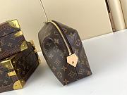 Fortok Louis Vuitton Cosmetic Pouch GM M46458 27 x 18 x 9 cm - 5