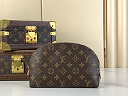 Fortok Louis Vuitton Cosmetic Pouch MM M46579 24 x 17 x 6 cm - 1