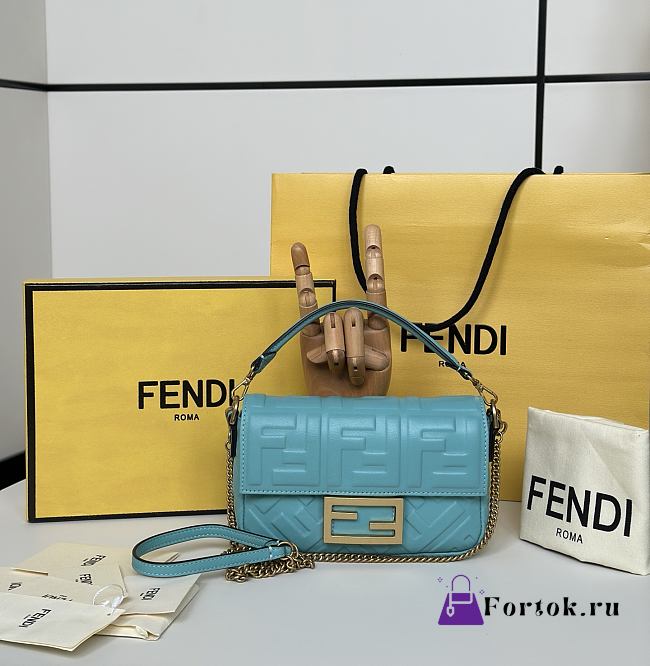 Fortok Fendi Baguette FF Logo Banana Baby Blue 19×5×12cm - 1