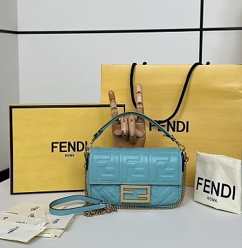 Fortok Fendi Baguette FF Logo Banana Baby Blue 19×5×12cm