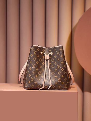Fortok Louis Vuitton NéoNoé MM bag in Monogram canvas with a pink interior and trim 26*26*17.5cm