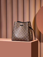 Fortok Louis Vuitton NéoNoé MM bag in Monogram canvas with a Black interior and trim 26*26*17.5cm - 3