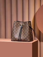 Fortok Louis Vuitton NéoNoé MM bag in Monogram canvas with a Black interior and trim 26*26*17.5cm - 2