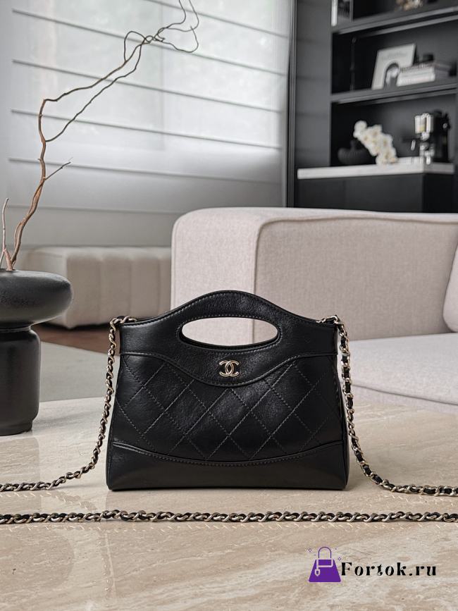 Fortok Chanel 31 Nano bag in black calfskin leather 17.5x20.5x3.5cm - 1