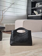 Fortok Chanel 31 Nano bag in black calfskin leather 17.5x20.5x3.5cm - 4