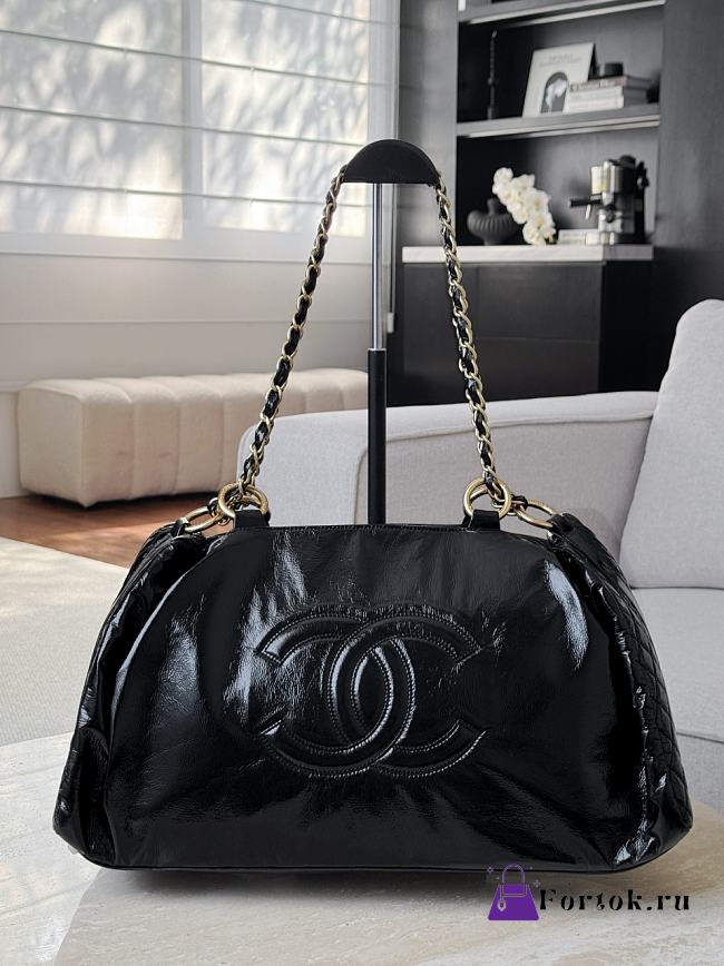 Fortok Chanel Rock and Chain bowler bag in black patent vinyl 56x26x16cm - 1