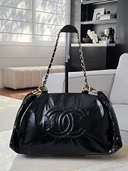 Fortok Chanel Rock and Chain bowler bag in black patent vinyl 56x26x16cm - 1