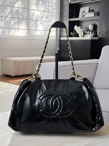 Fortok Chanel Rock and Chain bowler bag in black patent vinyl 56x26x16cm